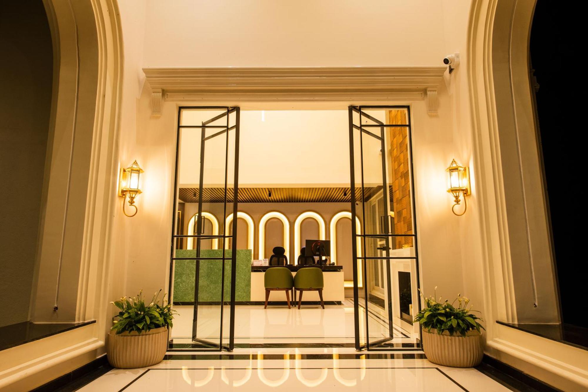 Hotel Mysore Radiance Exterior photo
