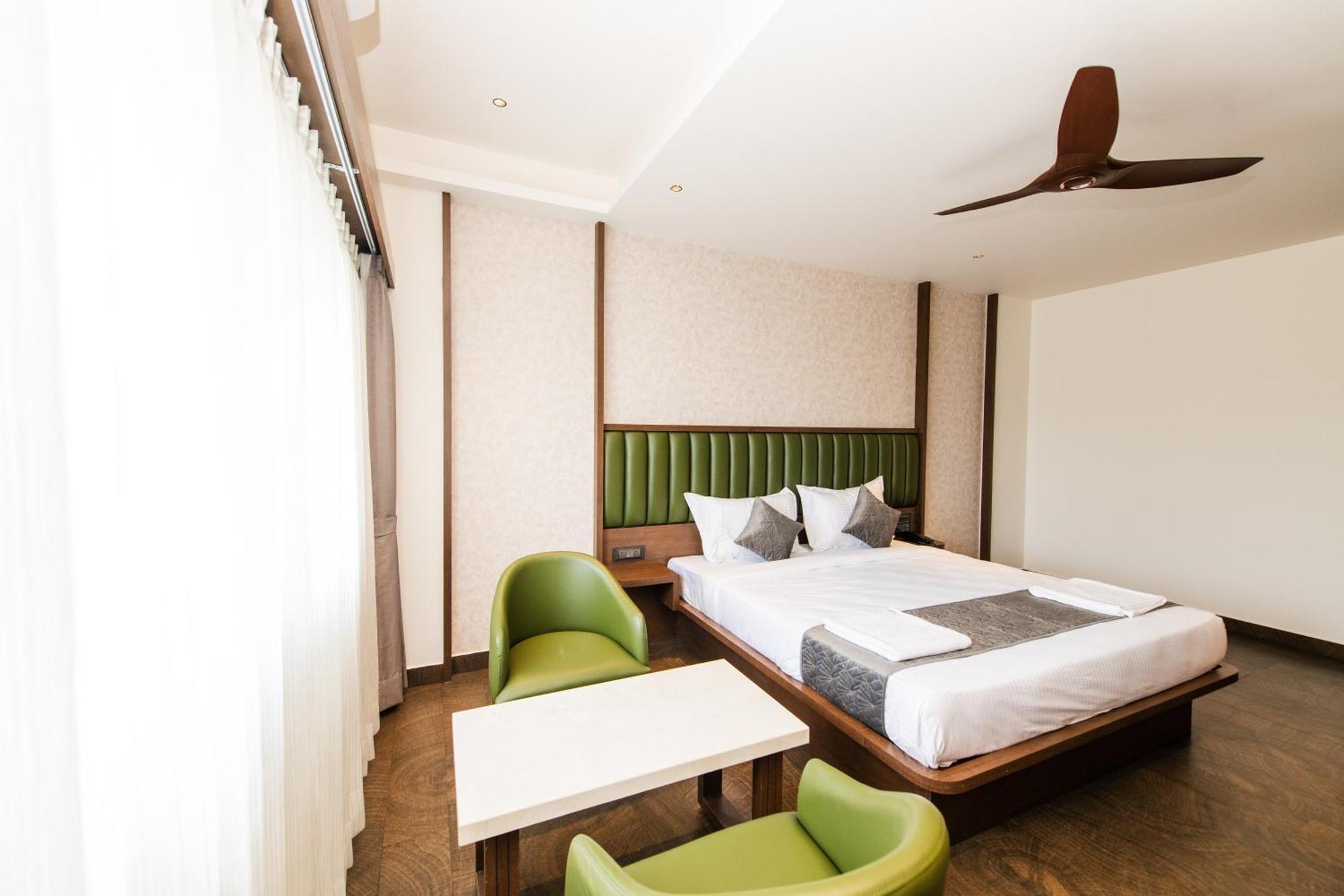 Hotel Mysore Radiance Exterior photo