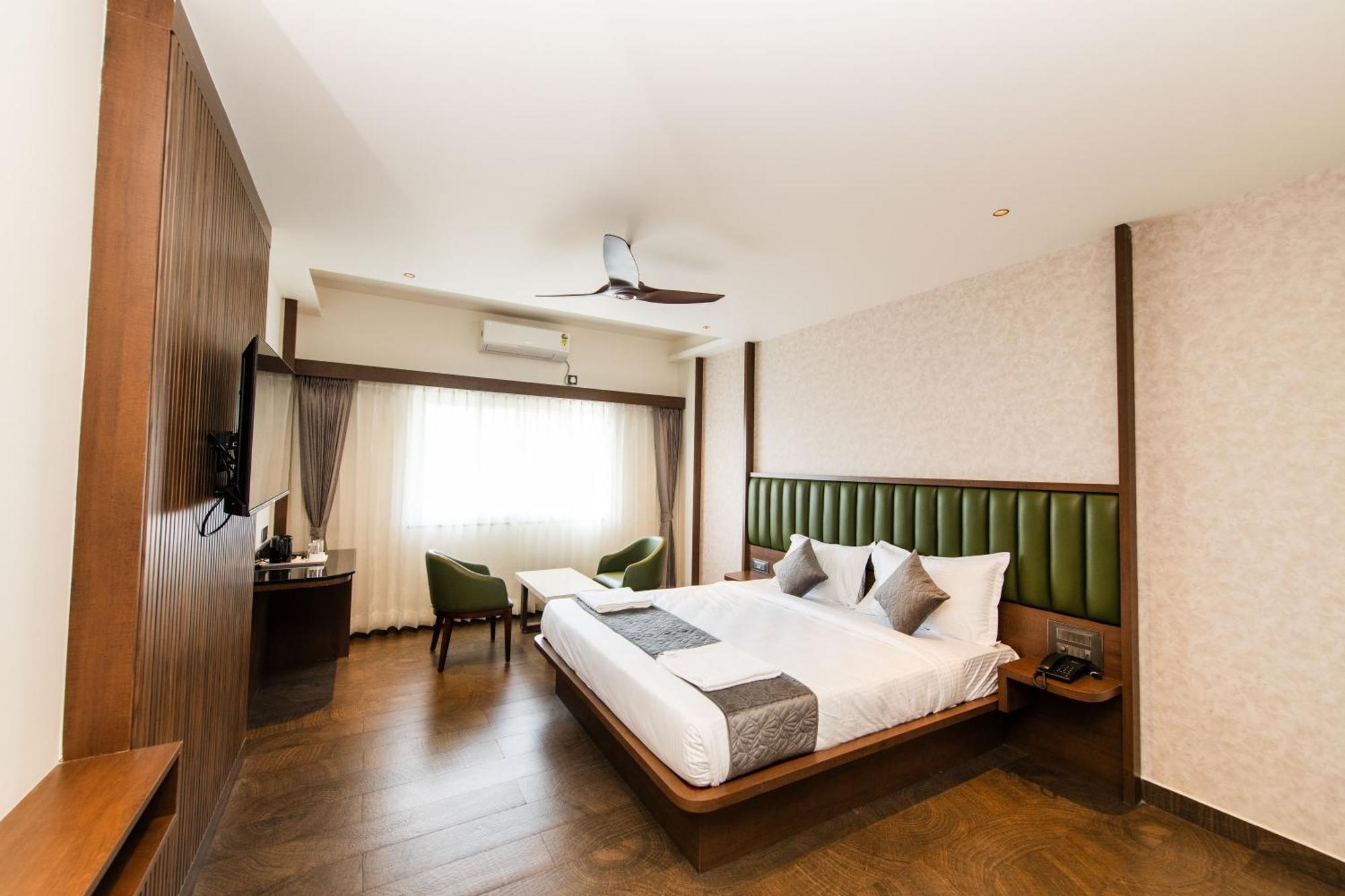 Hotel Mysore Radiance Exterior photo